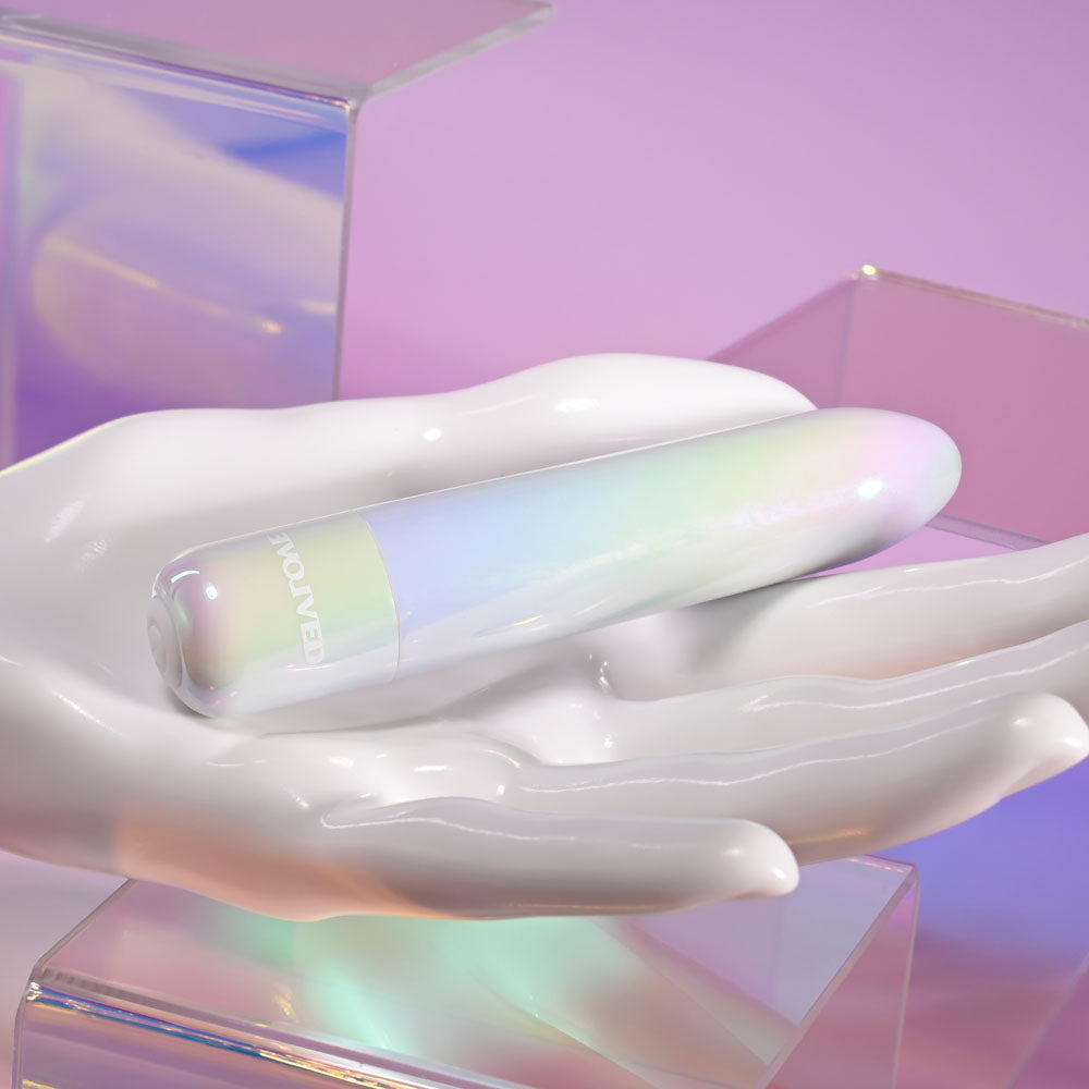 Evolved EASY DOES IT - Pearlescent White 10 cm USB Rechargeable Bullet
