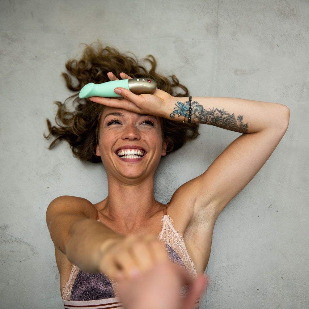 Fun Factory SUNDAZE pistachio - Pistachio Green 17.5 cm USB Rechargeable Thrusting Vibrator