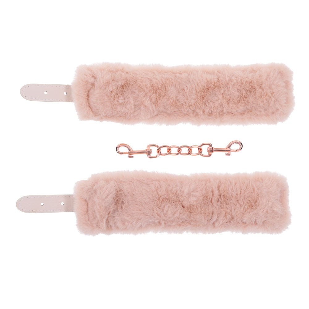 Sex & Mischief Peaches n CreaMe Fur Handcuffs - Peach Restraints